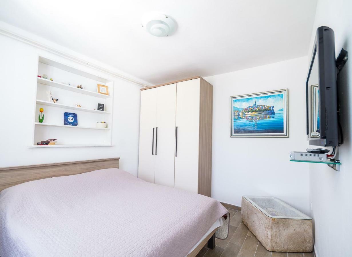 Apartments Laura Корчула Экстерьер фото